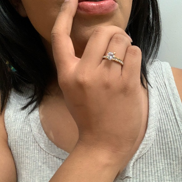 🥰 Wedding Ring 🥰 - Picture 5 of 11